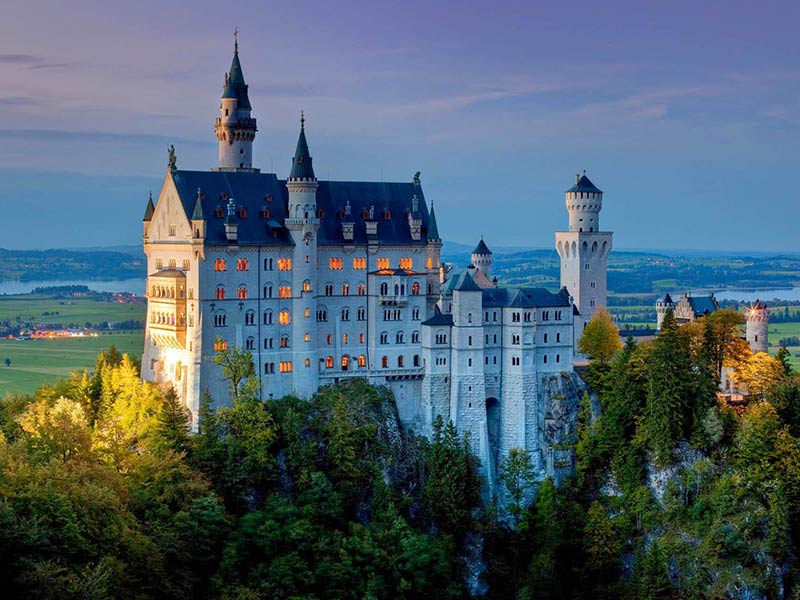  Сказочный замок Нойшванштайн в Баварских Альпах, TourUkraine.