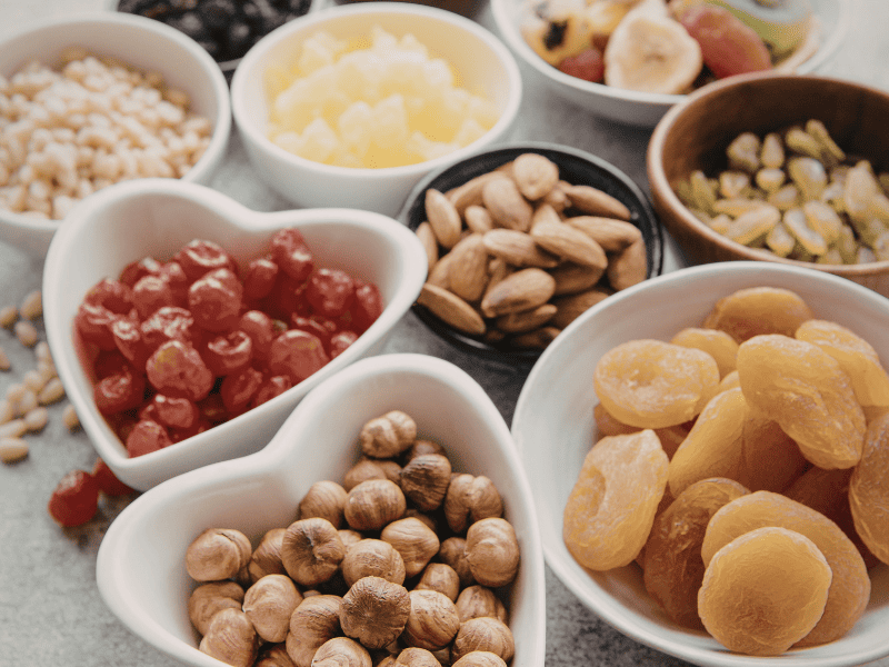 Идеи здорового перекуса в дорогу: фрукты, орехи, сэндвичи