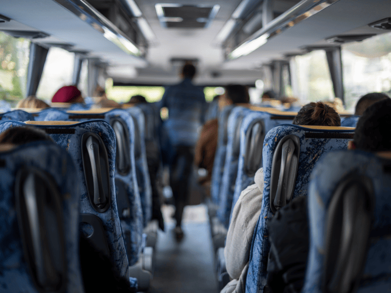 Схема розташування кращих місць в автобусі для подорожі.