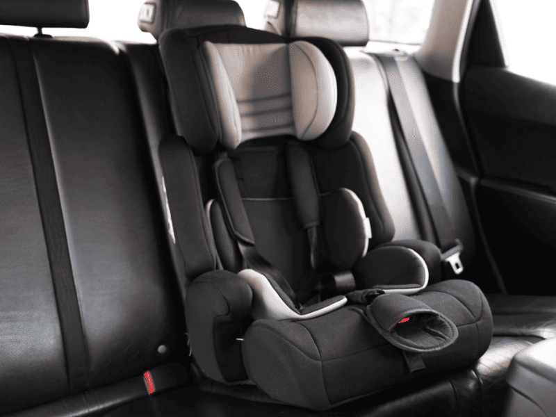 Комфортное детское автокресло установлено в автобусе TourUkraine.