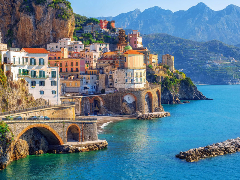  Вид на Позитано и Средиземное море, самые интересные места в Италии с Tour Ukraine.