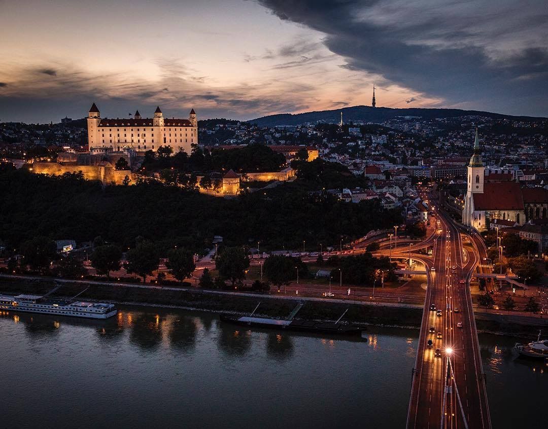 Львів — Братислава